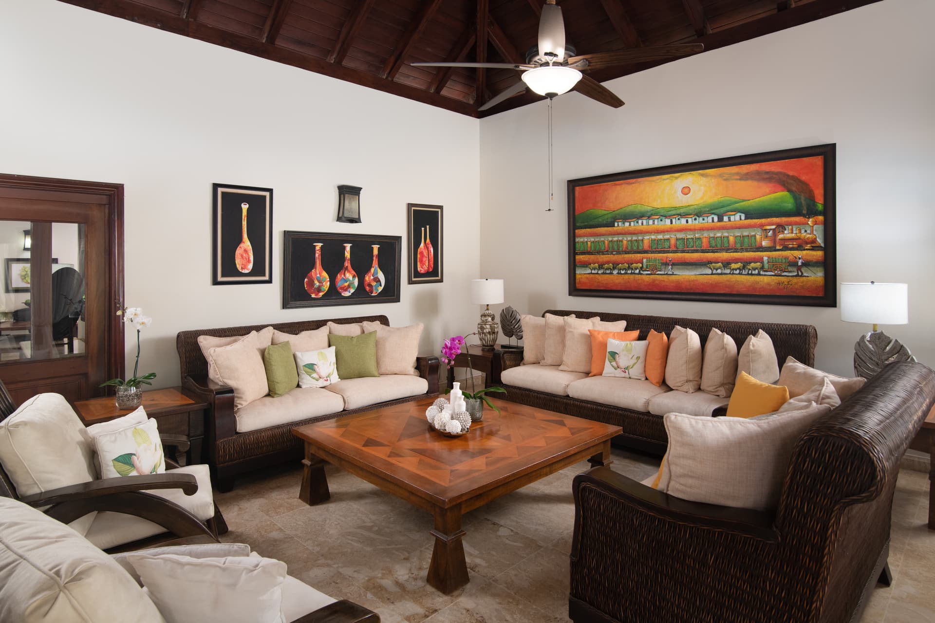 Classic 5 Bedroom Villa Olivo Living Area