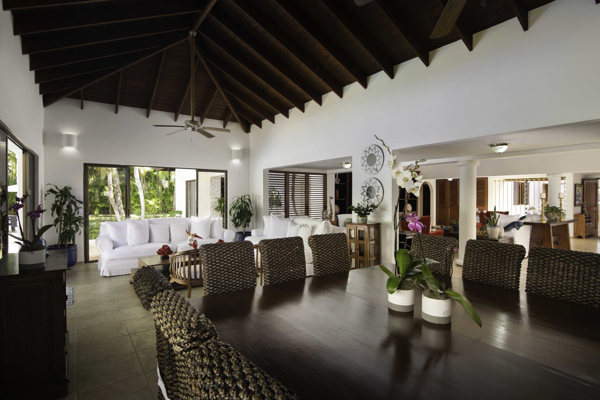 Classic 5 Bedroom Villa Toscana Dining Area