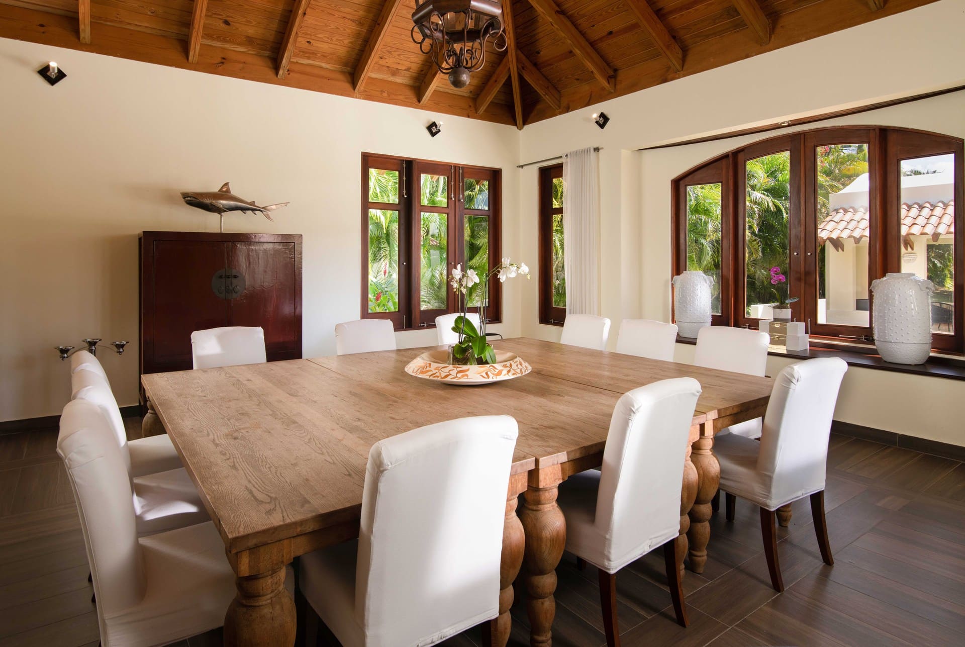 Classic 8 Bedroom Villa Estrella Dining Area